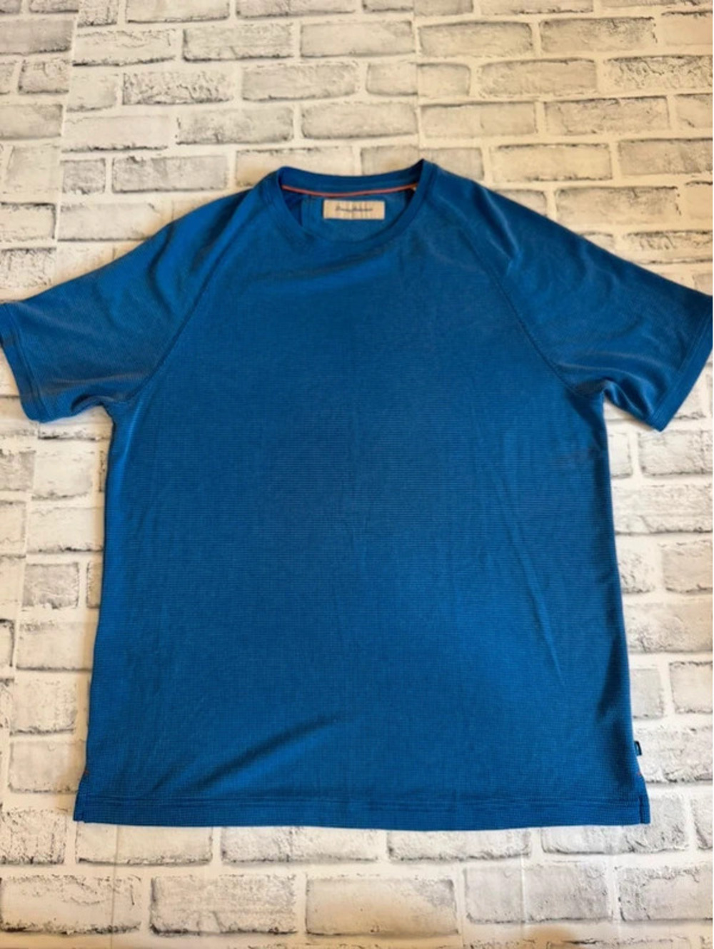 Men’s Tommy Bahama blue short sleeve t-shirt Medium